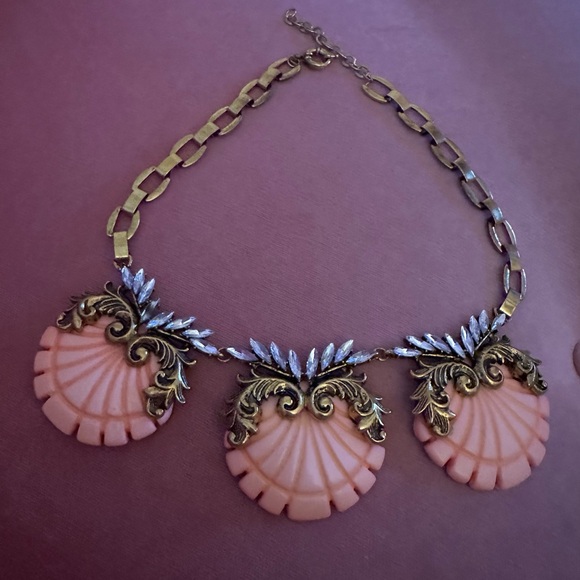 VINTAGE COLLECTIBLE STATEMENT NECKLACE - Picture 1 of 4